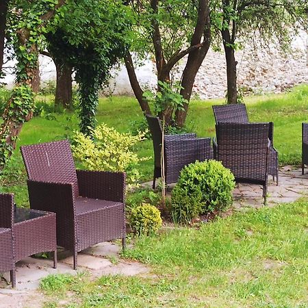 Penzion U Kostela Mlaka Bagian luar foto