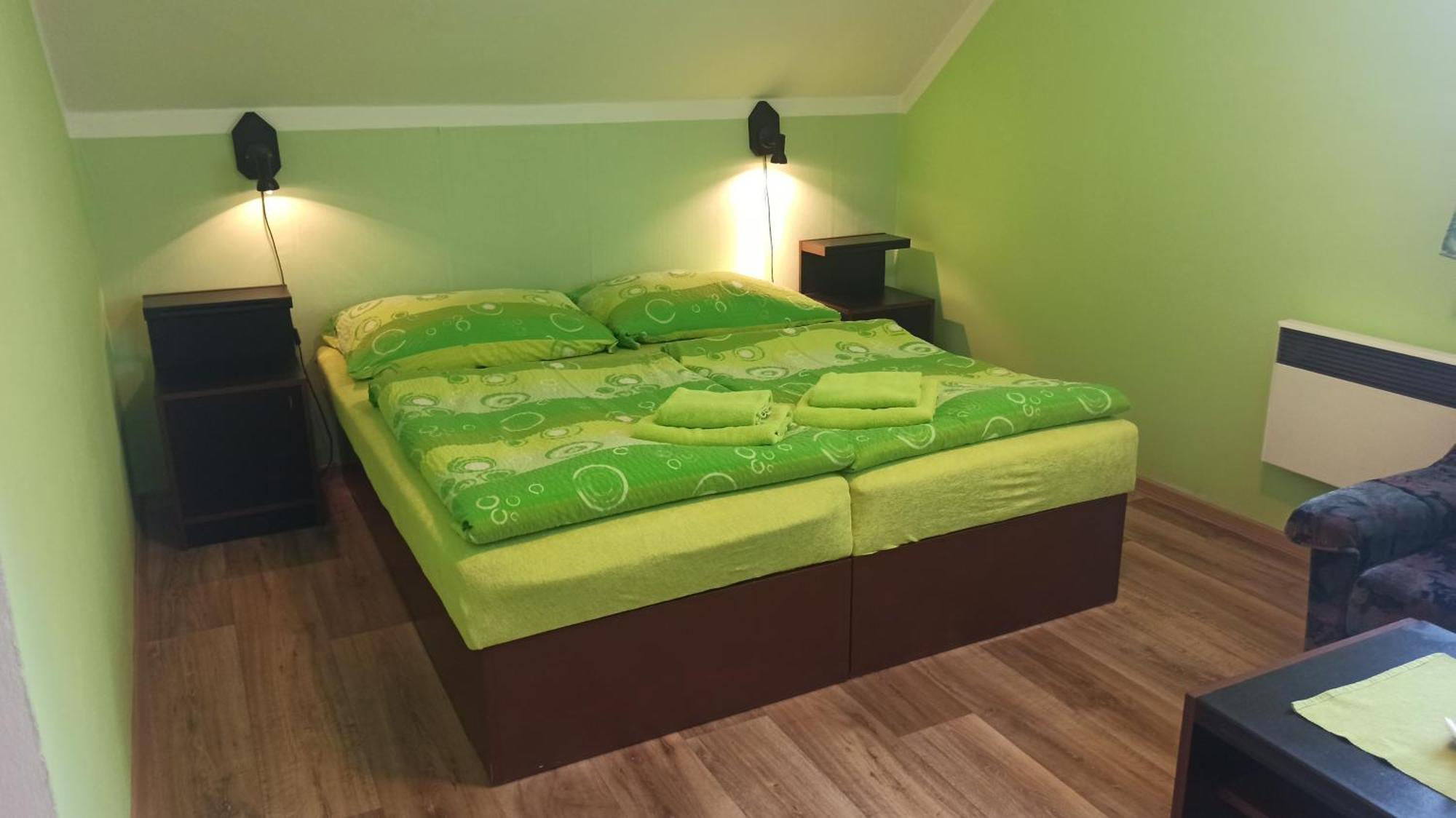 Penzion U Kostela Mlaka Bagian luar foto