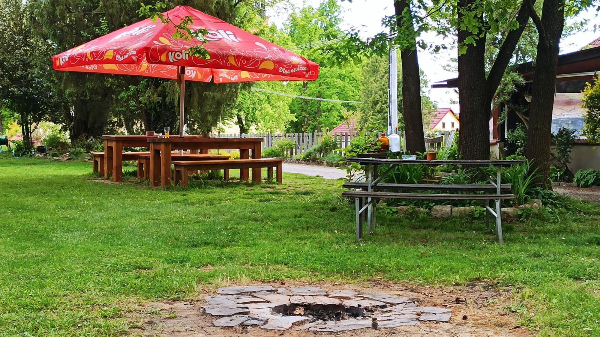 Penzion U Kostela Mlaka Bagian luar foto